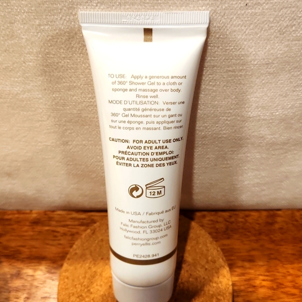 Perry Ellis Shower Gel - Picture 2 of 3